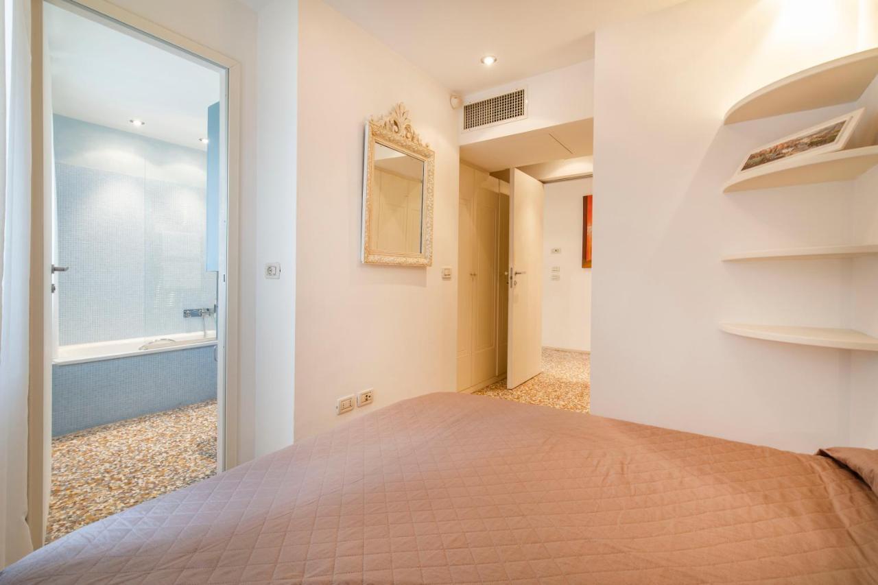 Friari Suite-Luxury Apt. Close To Rialto Bridge Velence Kültér fotó